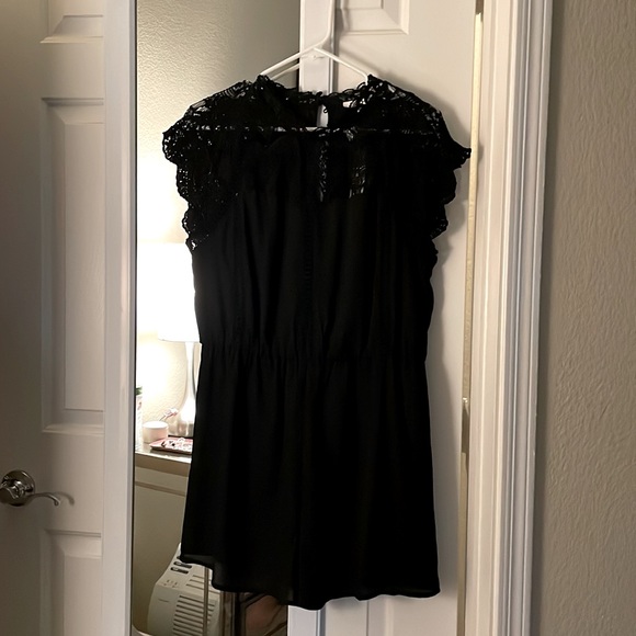 Black Francesca’s Short Lace Jumper - Picture 2 of 5